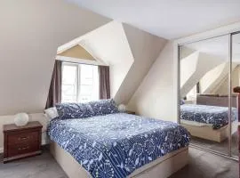 Upstairs Studio Apartment with street access