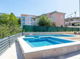 One-Bedroom Apartment In Podstrana