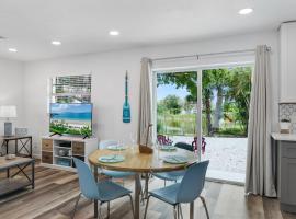 Beach and Boaters Delight!, maison en bord de lac à Fort Myers Beach