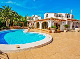 Viesnīca ar baseinu Finca Fantaxat - holiday home with private pool and panoramic views in Benissa pilsētā Benisa