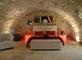 Chambre d'hôte romantique avec SPA privatif domaine les nuits envôutées - Vézénobres, vacation rental in Vézénobres