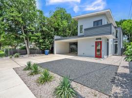 Modern Home in Trendy East Austin home, vacation home in Austin