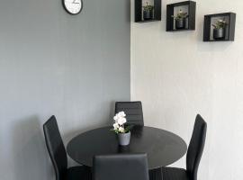 Kemi CiTY III, 2 rooms , kitchen , glazed balcony, free private parking, loma-asunto Kemissä