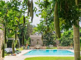 Tenuta Chimeta - 8 bedrooms Villa with pool, hotel sa Castrignano deʼ Greci