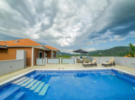 Luxury Villa Rebecca, ξενοδοχείο σε Gornji Muć