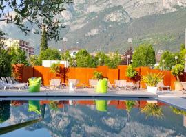 Hotel Virgilio: Riva del Garda şehrinde bir otel