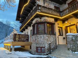 Weisses Rössl am See: Thiersee şehrinde bir otel