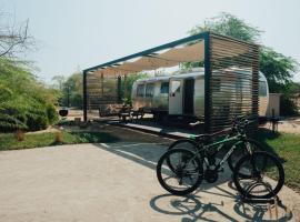 Bab Al Nojoum Al Mugheirah, glamping site in Al Marfaʼ