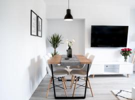 Luxurious Two Bedroom Apartment with Private Parking, viešbutis mieste Pertas
