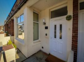 Welcoming 4 Bed Holiday Home in Eastbourne, hotell i Eastbourne