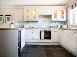 Padstow Escapes - Breakers Holiday Cottage