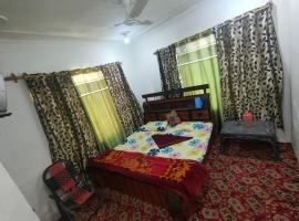 Hotel Irshad Home Stay, hótel í Srinagar