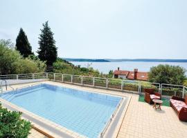 2 Bedroom Amazing Apartment In Portoroz, luxury hotel in Portorož