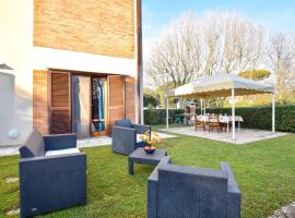Nice Apartment In Lido Di Camaiore, hotel a Lido di Camaiore