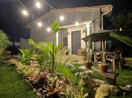 Tiny Home Garden Bananeiras, дом для отпуска в городе Бананейрас