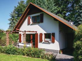 2 Bedroom Stunning Home In Lengenfeld-plohn, rental liburan di Pechtelsgrün