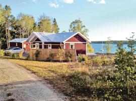 Awesome Home In Grisslehamn With Kitchen, hotell i Grisslehamn