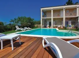 Awesome Apartment In Izola With Wifi