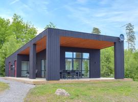 Beautiful Home In Holmsj With Sauna, מלון בHolmsjö