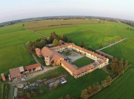 Agriturismo Cascina Mora คันทรีเฮาส์ในปาเวีย