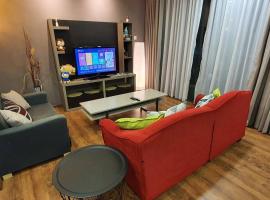 Lovely Jazz 1 3bedrooms with 2 Card LV9, hotel with jacuzzis in Kuching