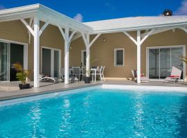 Villa Noyanny calme et élégante, vacation rental in Le Moule