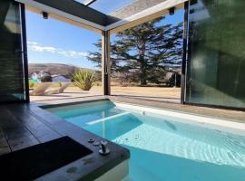 Casa Cardales MINI PISCINA CLIMATIZADA, хотел в Сиера де ла Вентана