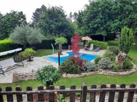 Apartamentos Alburiñas Ribeira Sacra: Bolmente'de bir otel