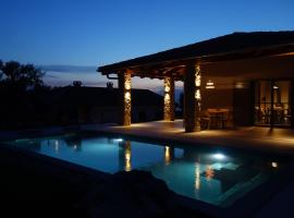 Villa Kadila with heated pool and sauna for family, hotel familiar a Lun