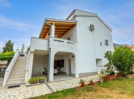 Apartment Anton, hotel v destinaci Punat