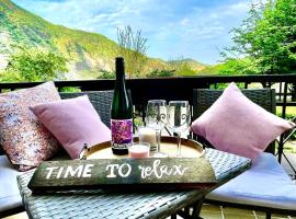 Ferienhaus Calmont, hotel v destinaci Bremm