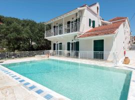 Marika Apartments, hotel a Kassiopi