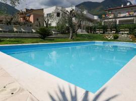 Borgo degli Ulivi Residence di Olympic Garda Lake, apartamentų viešbutis mieste Toskolano Madernas