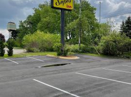 Super inn,Lansing,mi, hotel v destinaci Lansing