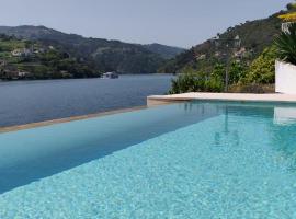 Casa Mateus - Aregos Douro Valley, hotel with parking in Santa Cruz do Douro