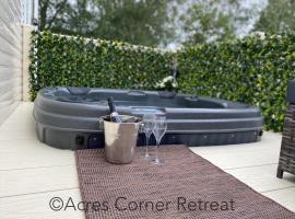 Acres Corner Retreat Inc Hot tub at Tattershall Lakes Country Park, hotel en Tattershall