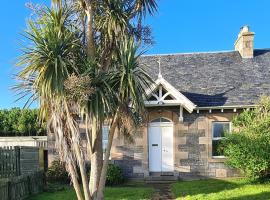Spacious rural cottage outside Campbeltown, hotel in Campbeltown