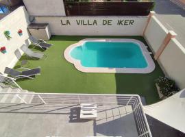 "La Villa de Iker" con Piscina, Barbacoa, Aire Acondionado a 5 mint de "Puy du Fou"、Argésのホテル