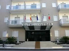 盧克索酒店