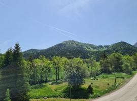 SCI jsm, hotel u blizini znamenitosti 'Pre Leve' u gradu 'Gresse-en-Vercors'