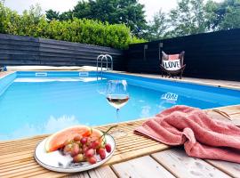 Luxe vakantiehuis Nova met zwembad, hotel a Ouddorp