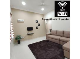 MUSLlM ONLY Wifi 3 Room with 2 aircond Menanti Village Homestay, hotel em Alor Setar