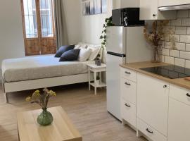 Castle View Apartments, Ferienwohnung mit Hotelservice in Alicante