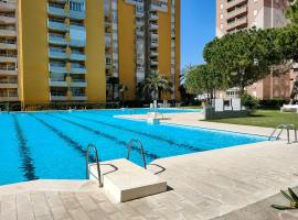 Global Properties, Practico apartamento con piscina en Residencial Brezo Canet