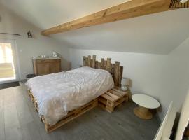 Chambre privative chez Toutoune, hotel v destinaci Fontainebrux
