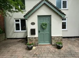 Stoop Cottage - in the heart of Quorn