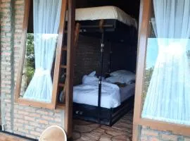 The Boat Homestay and Spa