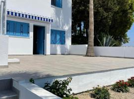 Ikaria Village Maisonette 10: Klorakas şehrinde bir daire