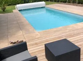Maison landaise moderne avec piscine chauffée et spa