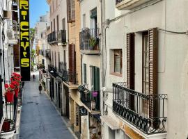 Sant Pau Beach Home with terrace, hotel in Sitges